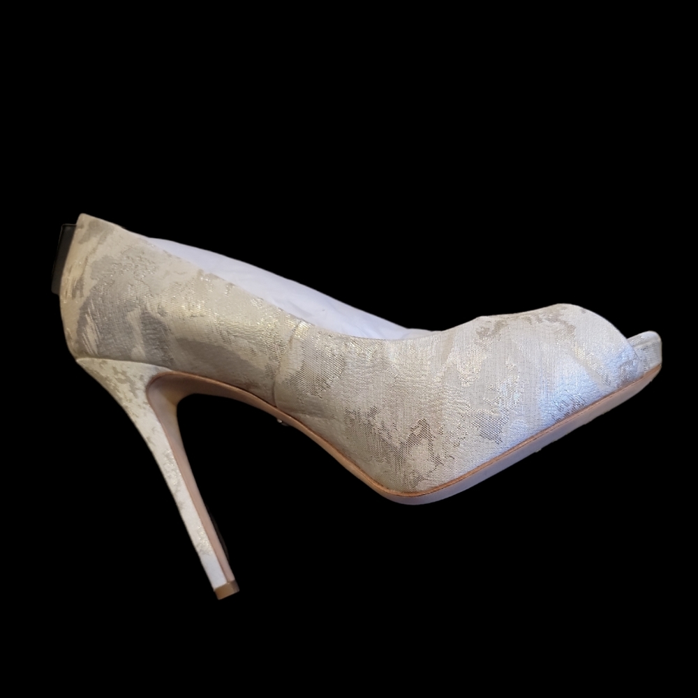 Badgley Mischka Cream Fabric Maggy